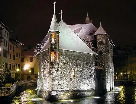 Design Appart O'prison.. Canal View & Old Prisons